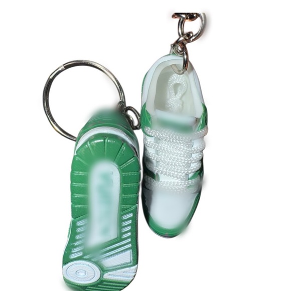 Mini 3D fashion Sneaker Keychains! - Picture 3 of 4